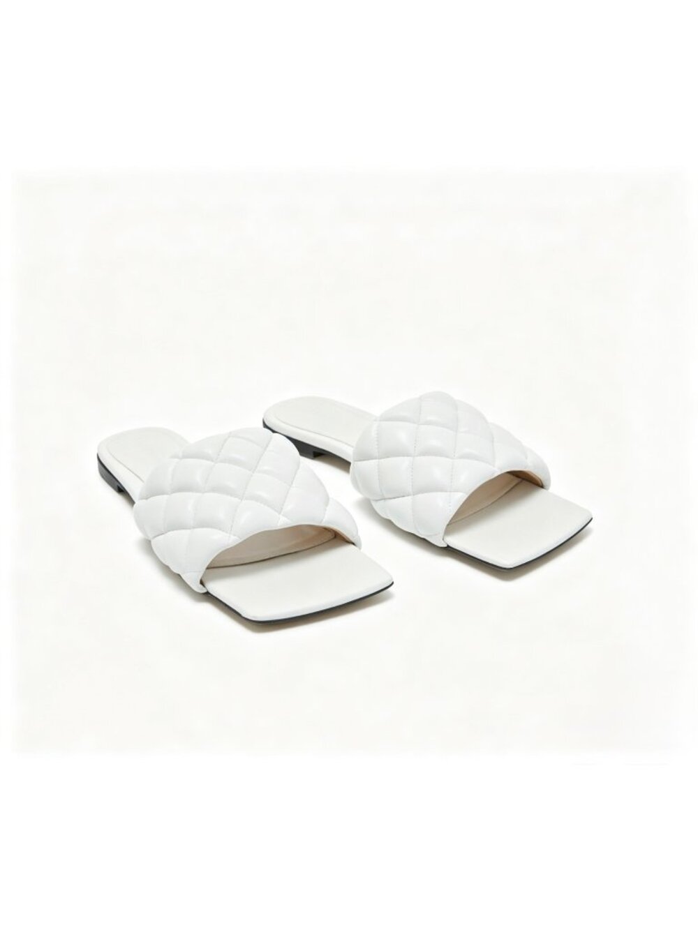 Bottega Veneta Quilted Padded Lambskin Flat Sandal Optic White EU37.5 627710